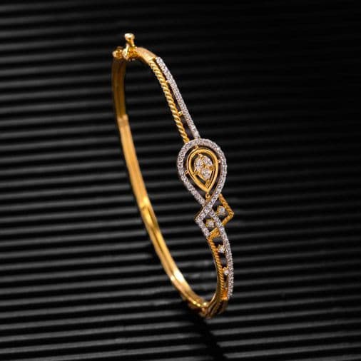 Bracelet design in Natural and Lab Grown Diamonds, available in gold, silver and rose gold