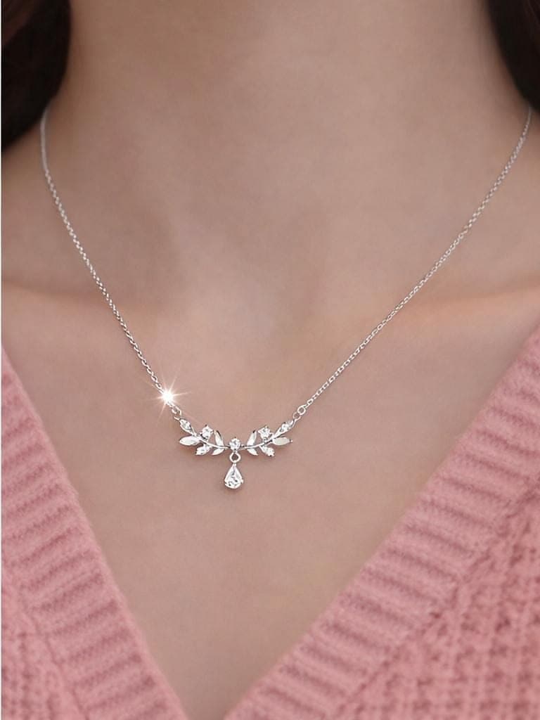 Necklace design in 925 and Pure Silver, available in gold, silver and rose gold